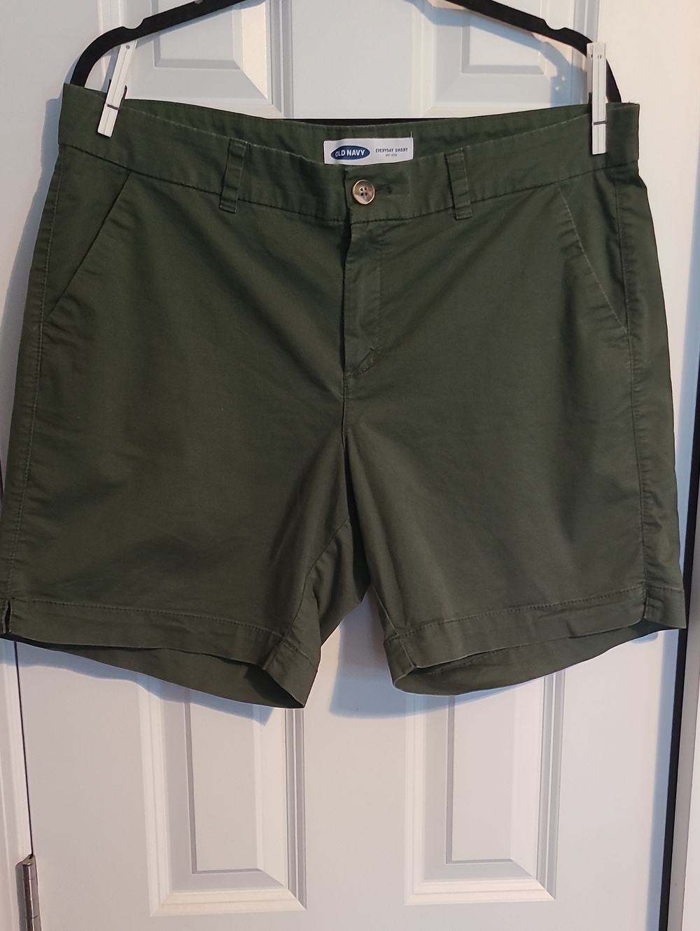 Old Navy Olive High-Waist Women's Chino Shorts